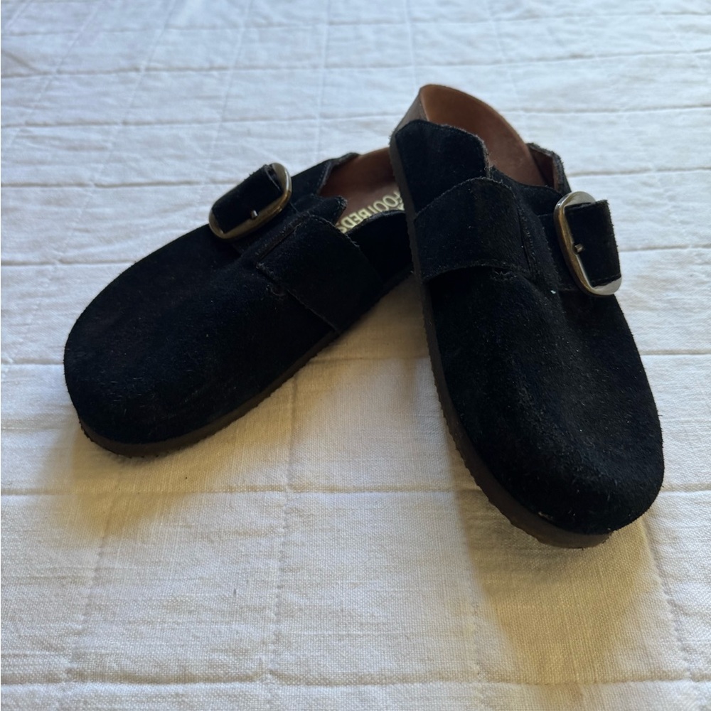 Women Black suede Buckle Shoes